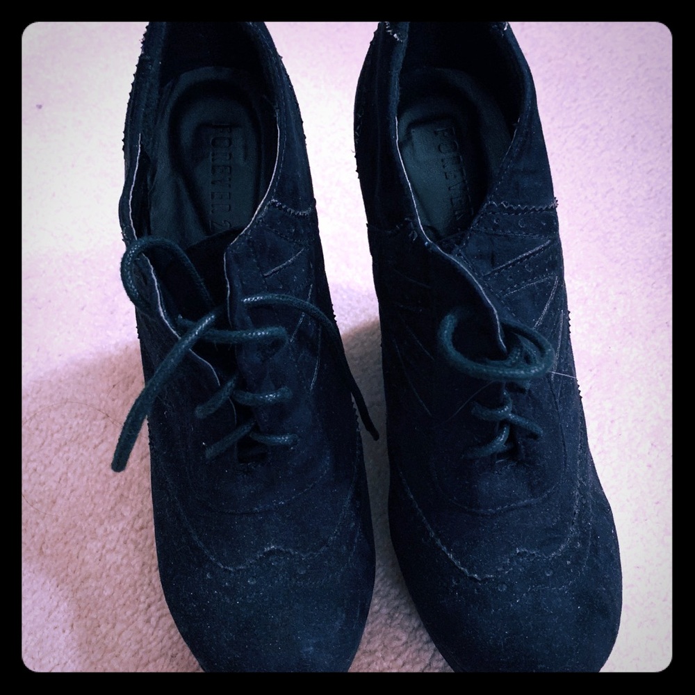 Black lace up oxford wedges - size 9